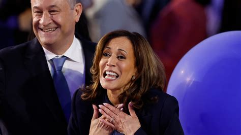 pro builds|Harris wants to build border wall. She can't stop stealing from Trump.